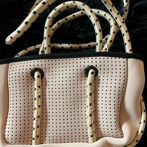 Jimeila shoulder or crossbody adjustable bag